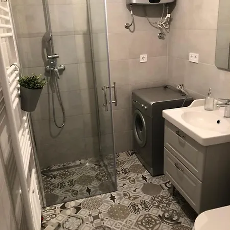 Vana Apartment *